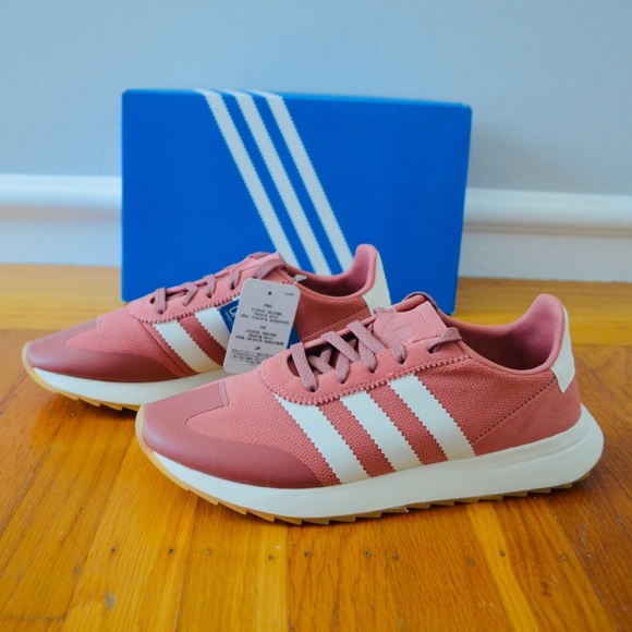 New ADIDAS Originals Casual Sneakers - Picture 3 of 8